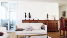 Modernste Wohnung, zentral und sehr ruhig.