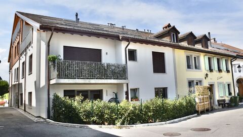 Appartement contemporain dans le village, proche commodités