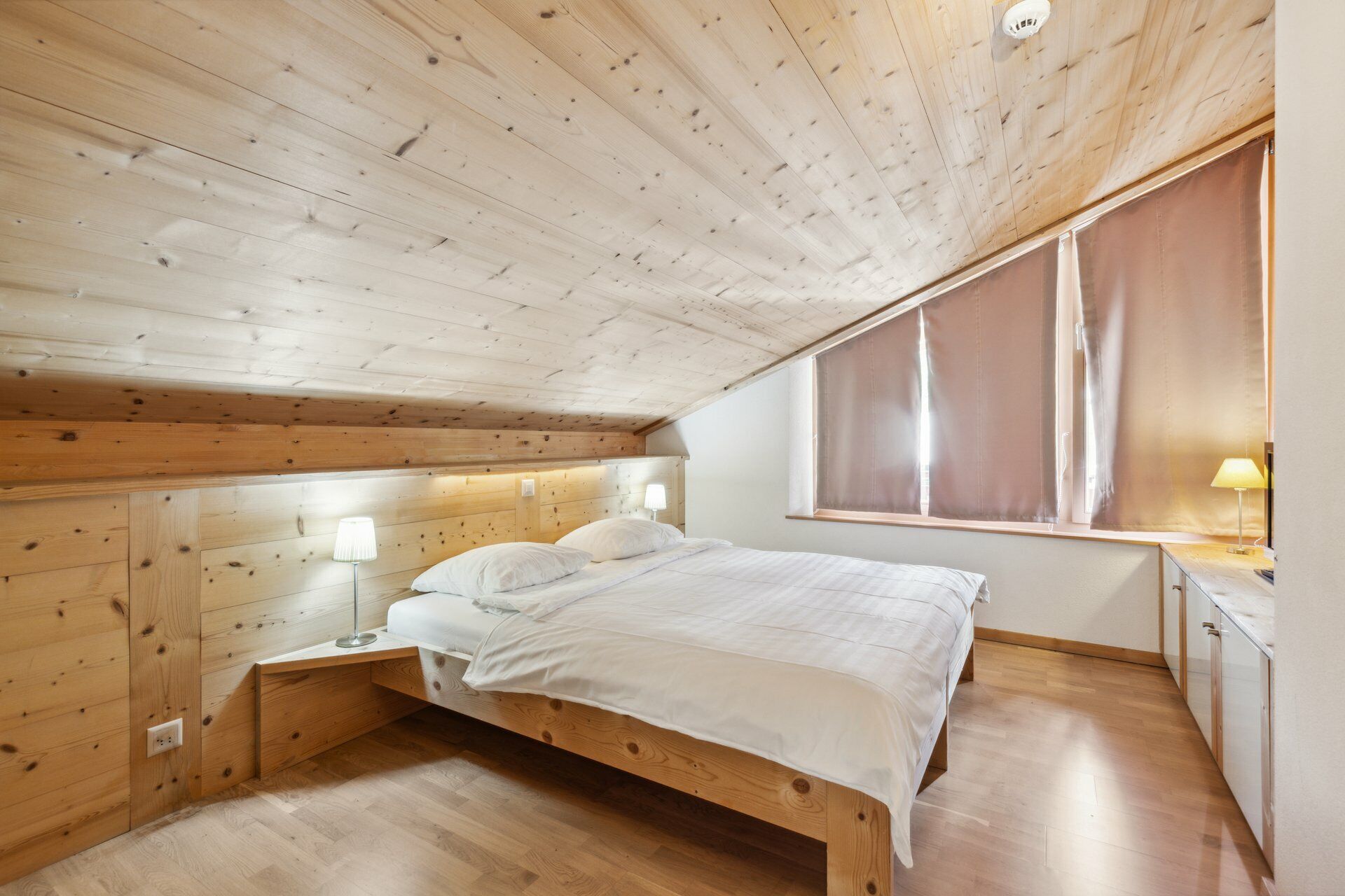 Attic room (penthouse)