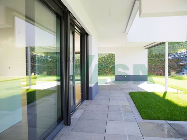 Splendid 4.5-room apartment with terrace and large private garden