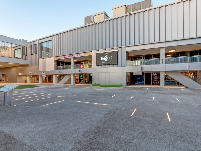 Administrative areas from 75 m2 in the heart of the ILife City center