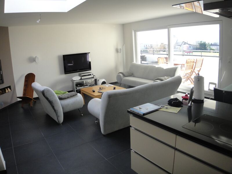 A louer superbe attique de 4.5 pcs
avec grande terrasse
dès le 1e mai