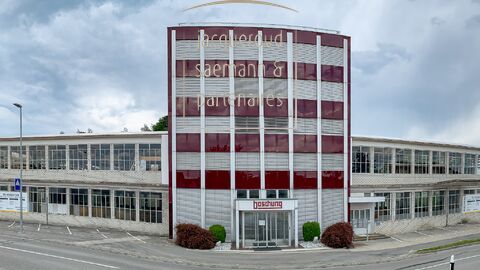 Ufficio al 3° piano in affitto