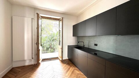 Wunderschöne renovierte Altbauwohnung auf 3 Etagen mit Dachterrasse