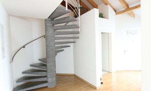 Scharm pur! attraktive 4.5 Zimmer Dach- Maisonette- Wohnung