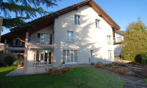 Grosszügiges 7.5 Zi.-Einfamilienhaus mit viel Garten!