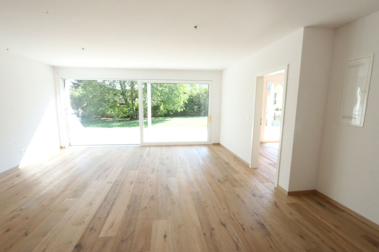 fantastischer Wohnraum mit Ausgang in den Garten