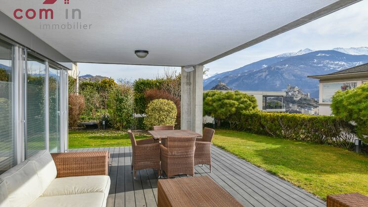 SION, villa mitoyenne de 8,5 pces
terrasses et jardin, VUE imprenable!
