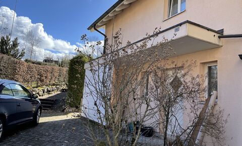Detached house with garden and parking space
