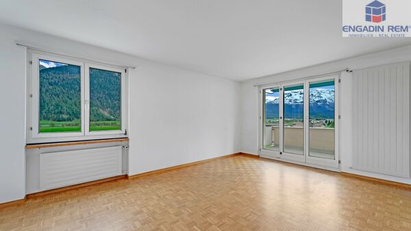 4-Zi-Zweitwohnung mit sonnigem Balkon und Weitsicht in Samedan