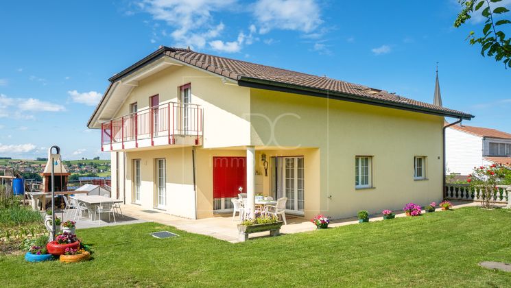 Grande villa individuelle à Estavayer-le-Gibloux