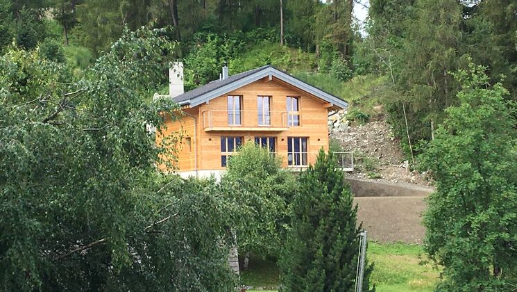 Chalet 6.5 pces - 186m2  avec 4 chambres et un couvert à voiture