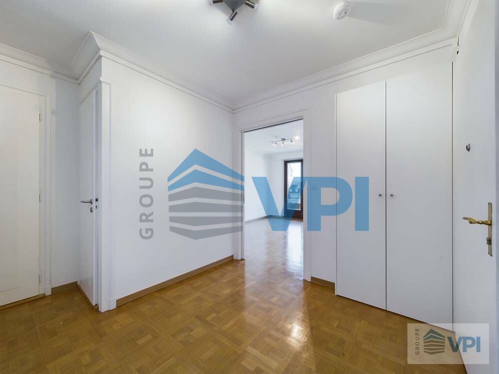 Appartement de 2.5 pièces aux Eaux-Vives face au lac