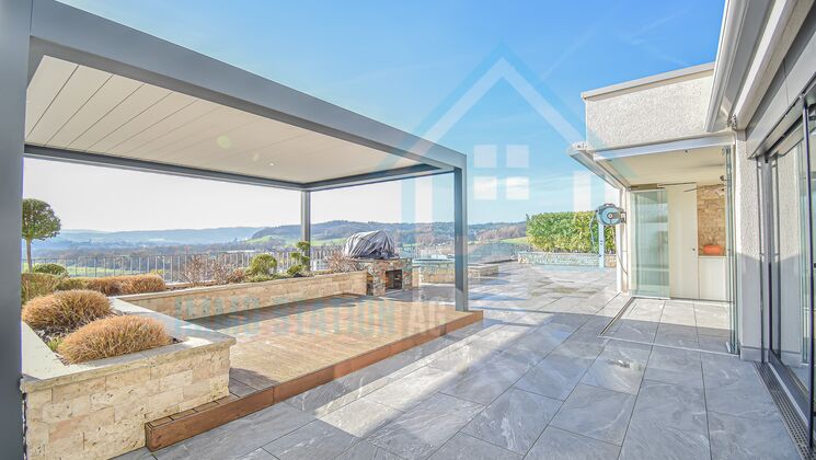 Exklusives Terrassenhaus über Aarau mit unverbaubarem Panoramablick