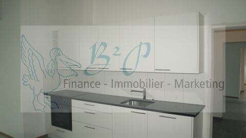 3.5 Zimmerwohnung von 90m2 im 3. Stock im Dachgeschoss.