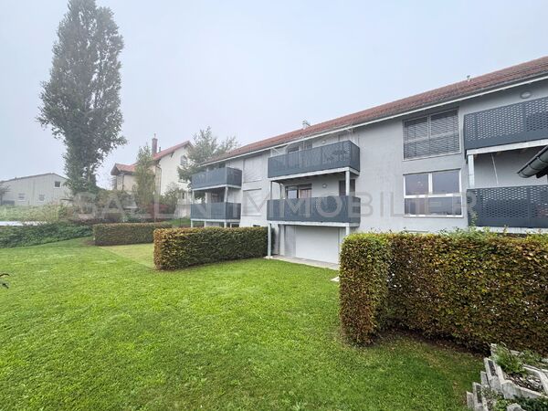 Spacieux appartement de 2½ pièces avec une place de parc extérieure