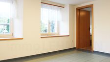 Heimelige, ruhige Wohnung mit eigenem Sitzplatz und Parkplatz