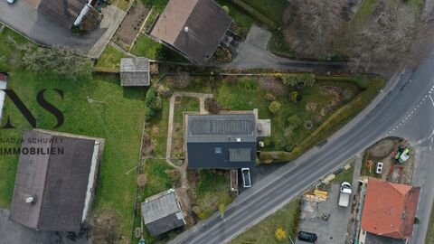 Zweifamilienhaus mit 1398m2 Grundstücksfläche