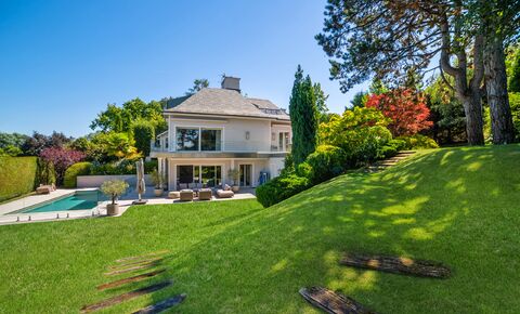 Exceptional family home in Anières