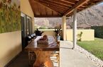 Elegant and large two-family villa in a very sunny and quiet locaton