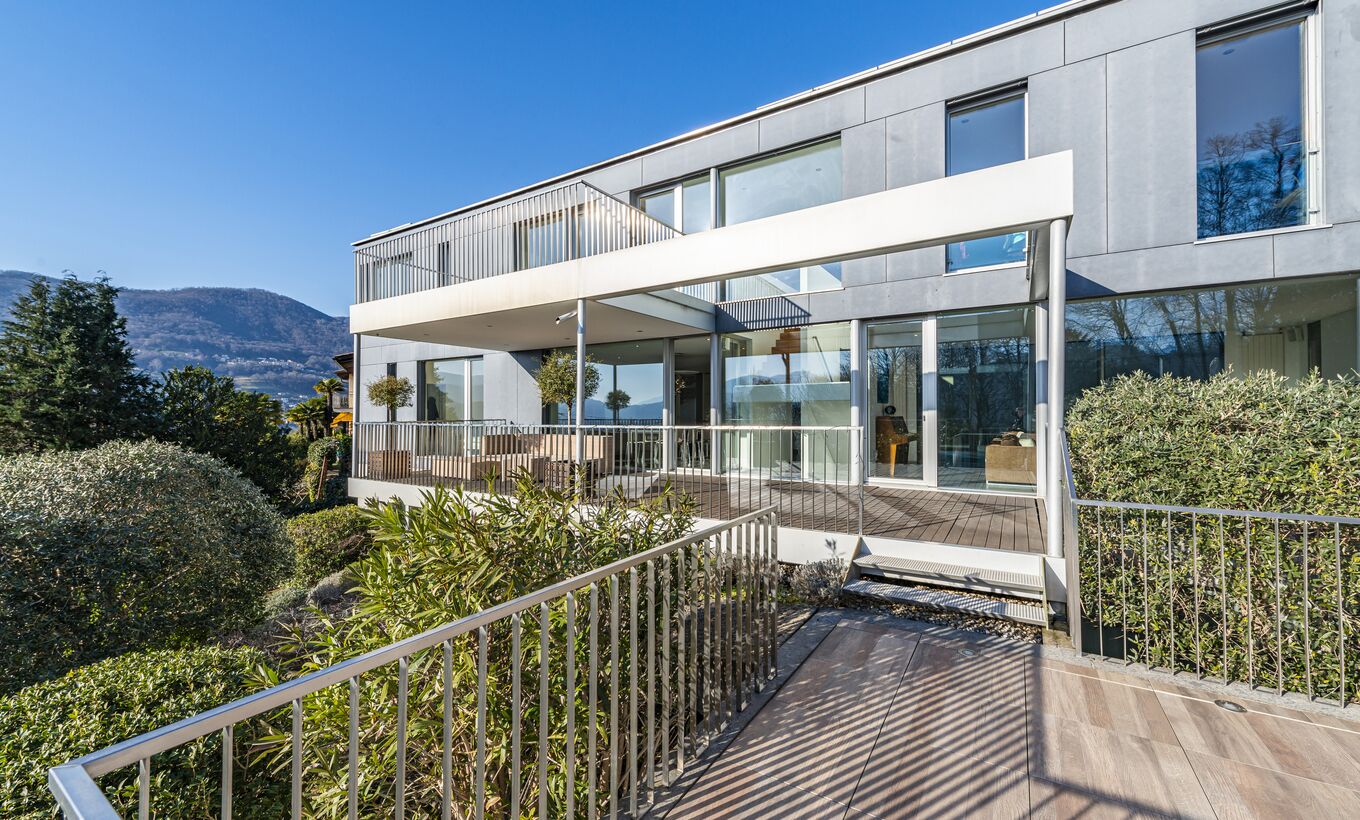 Twin Lake Residence - Modern Villa on Lake Lugano