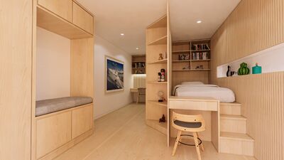 Non-contractual image