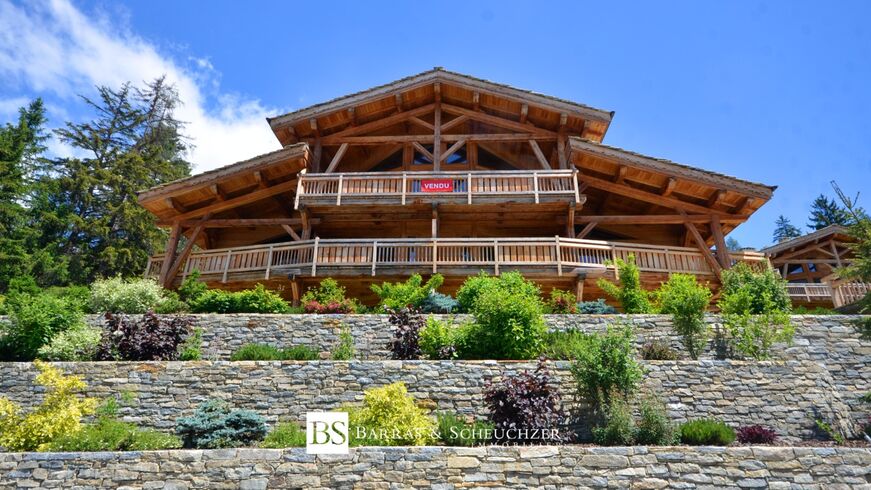 Magnificent luxurious 5.5 room apartment on the ground floor