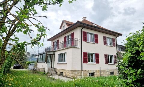 Rental house with 3 apartments