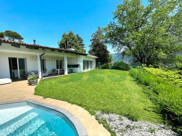 Wonderful villa with beautiful swimming pool in exclusive surroundings