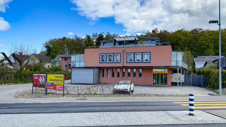 Gewerbelokalität mit vielfältigen Nutzungsmöglichkeiten in Gurmels