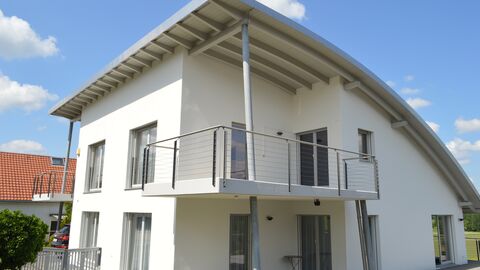 Exkl. Wohnen an Top Aussichtslage
6½-Zi-Haus mit zus. 3-Zi-Wohnung