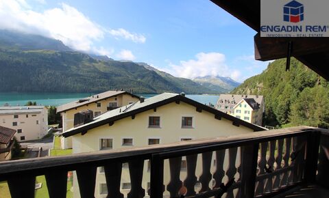 5-room top-floor apartment with stunning lake views – second home