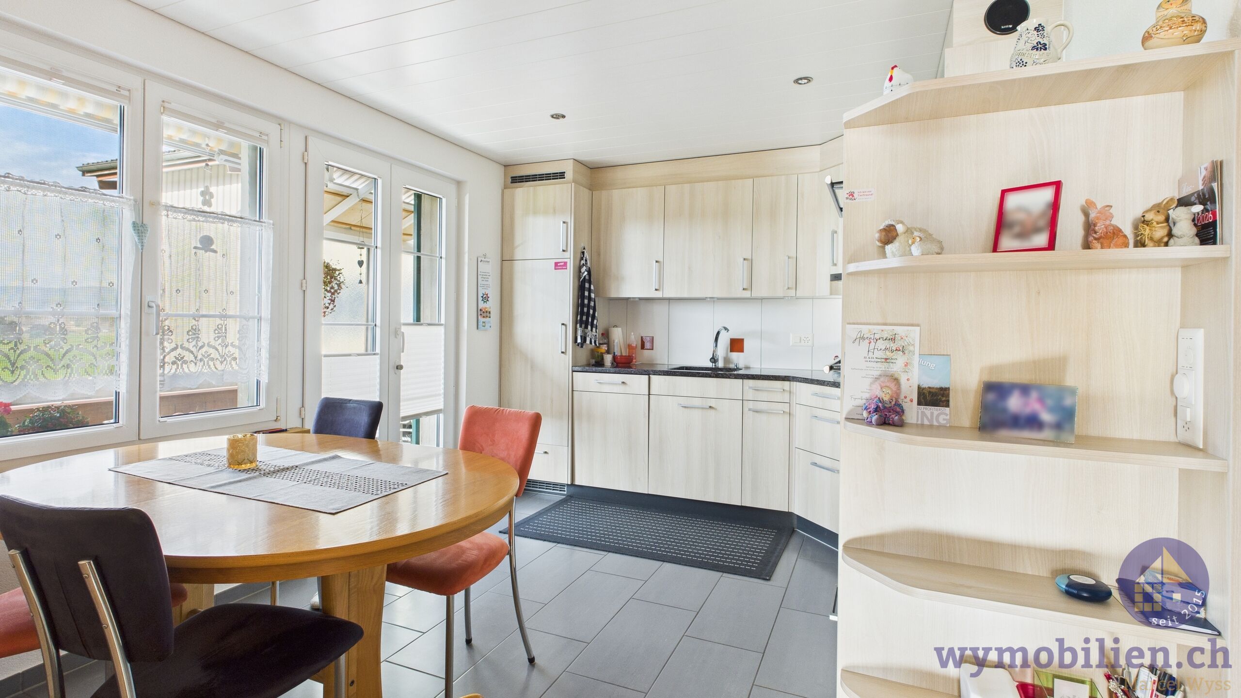 Küche mit Platz für einen Esstisch 