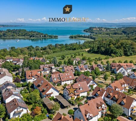 Ruhige, begehrte Lage in einem beliebten Wohnquartier mit gepflegter Umgebung, nur wenige Schritte vom Bodensee entfernt, mit Blick auf die Insel Mainau.