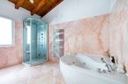 Wunderbare Villa im Grünen, mit schönem Swimmingpool und Top-Aussicht