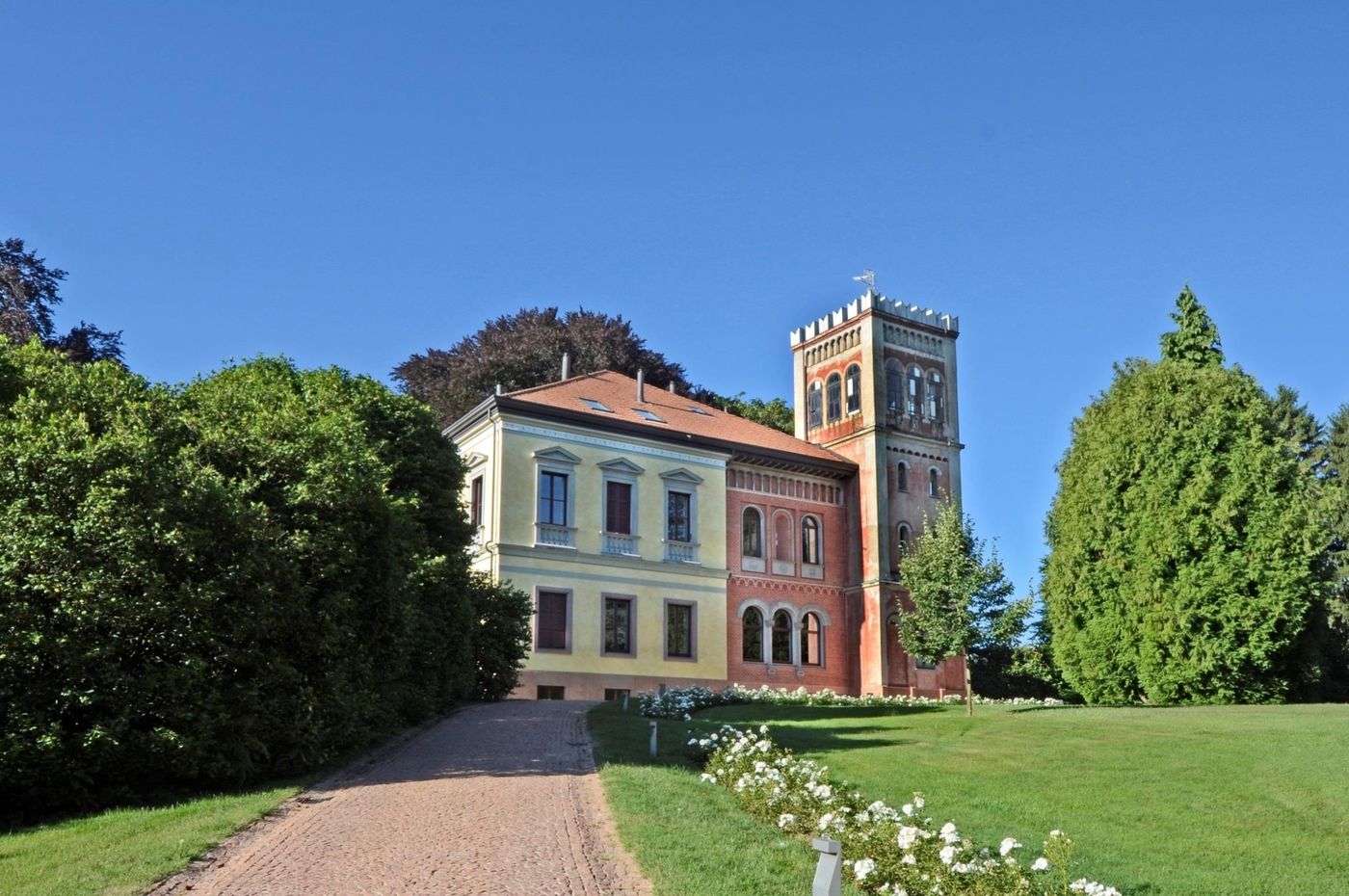 Art-nouveu Period Villa for Sale in Italy, close to Swiss Border