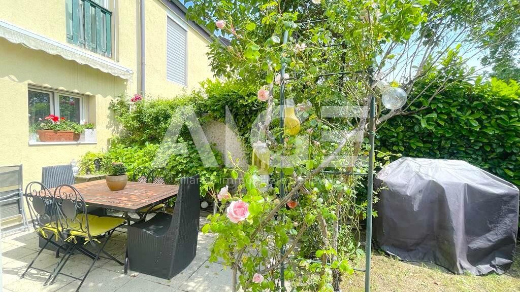 House with pretty garden in Aïre