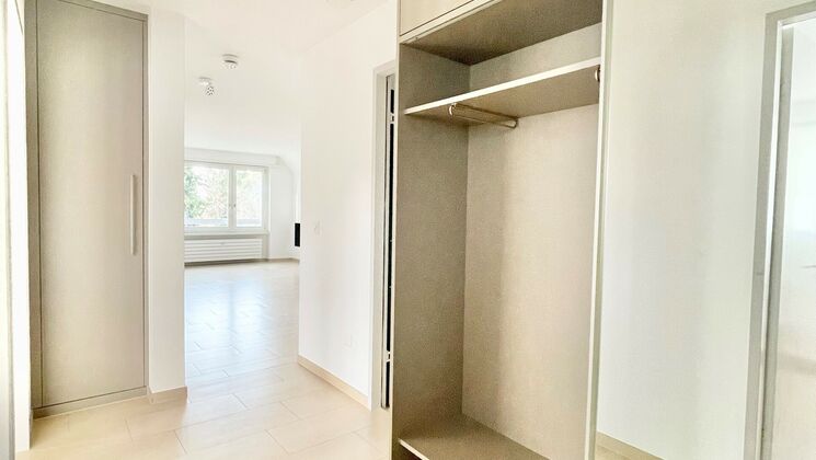 Charmante Dachwohnung an sehr ruhiger Lage