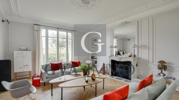 Magnificent Haussmann-style apartment