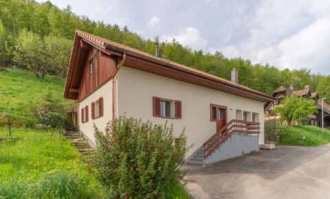 140 m² renovated house on 1'061 m² of land