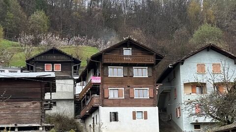 Attico duplex di 5.5 locali in una casa a Plan-Baar