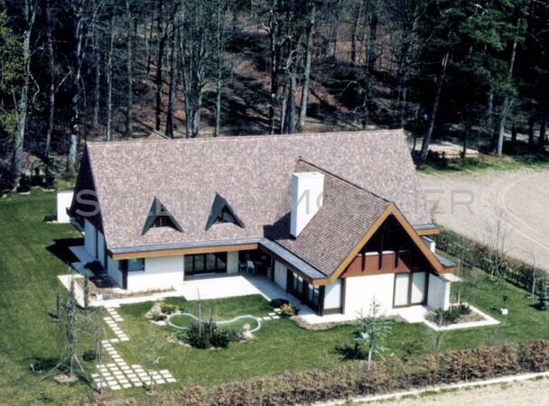 Belle propriété de maître de 10 pièces avec garage pour 3 voitures