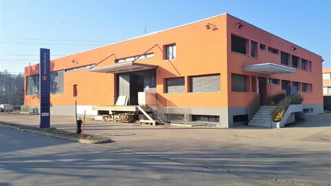 Atelier + bureaux + cuisine - Quai de chargement - Hauteur de 6m
