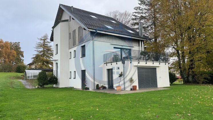 CHARMANT ATTIQUE TRAVERSANT MODERNE 2,5 PCES/LOUE POUR INVESTISSEMENT