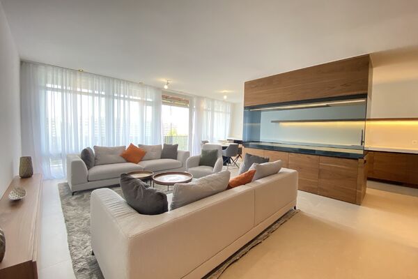 Exceptional apartment with panoramic view near UNO