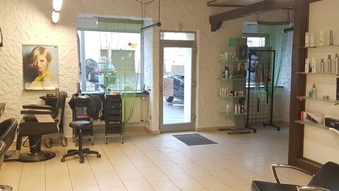 Très joli local commercial 80 m2
+ 3 pl. parc