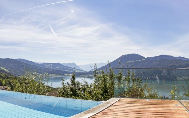 600 m2 Villa mit Infinity Pool und Panoramasicht