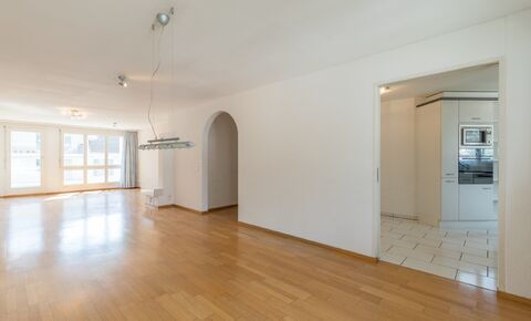 Grosszügige 4.5-Zimmer-Wohnung an ruhiger, zentraler Lage