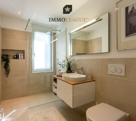 Moderne Badezimmer mit hochwertiger Ausstattung.. 