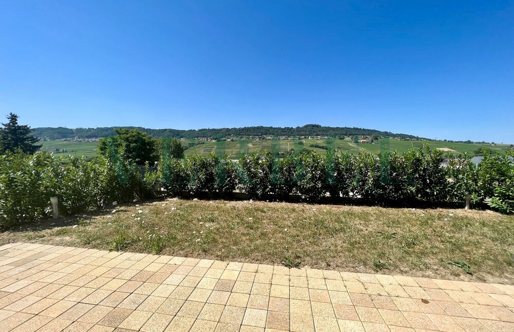 New attached villa of 179 m2 with terrace / garden